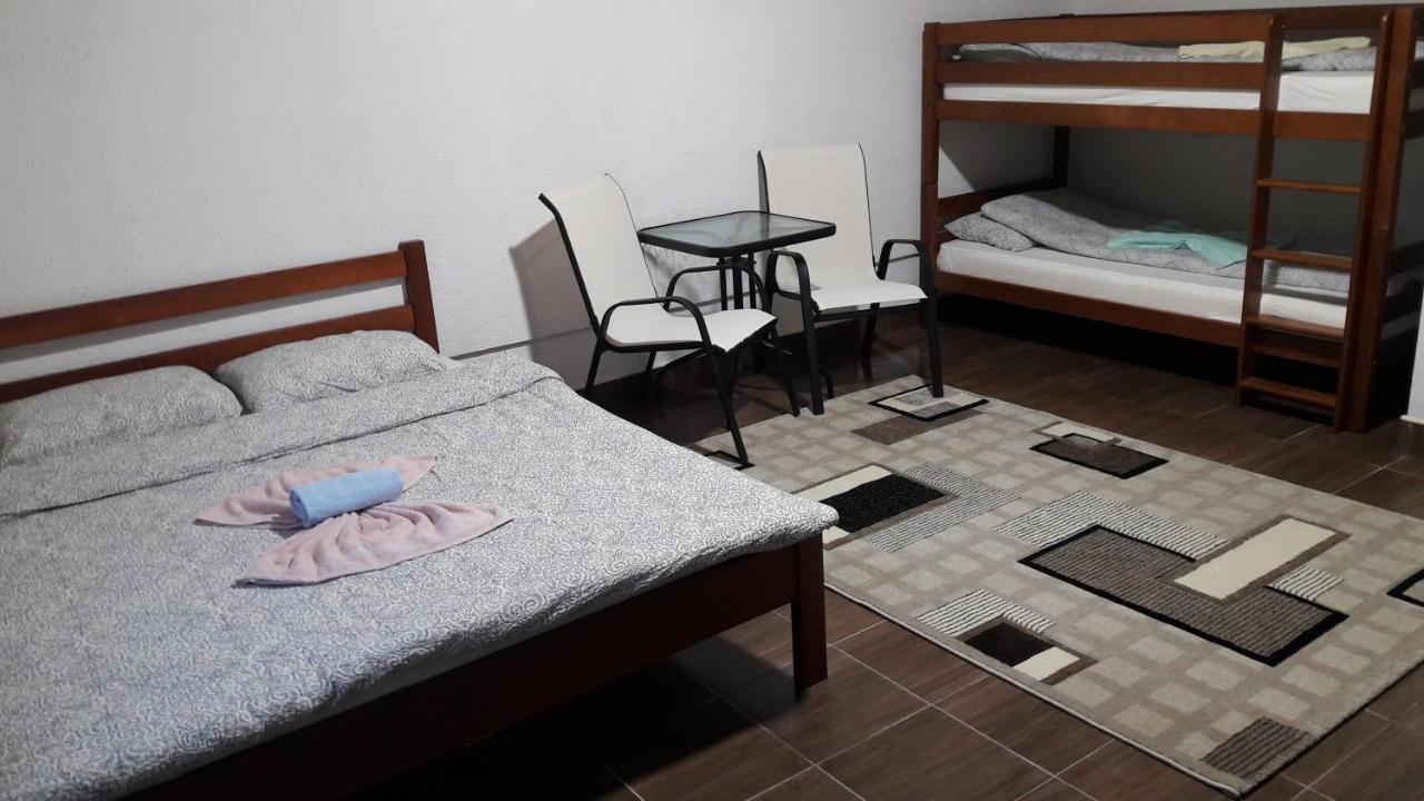 Lola Guest House Vuthaj 外观 照片