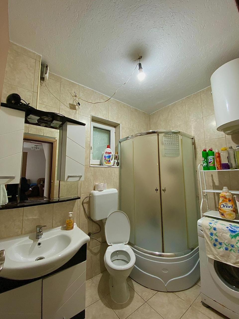Lola Guest House Vuthaj 外观 照片
