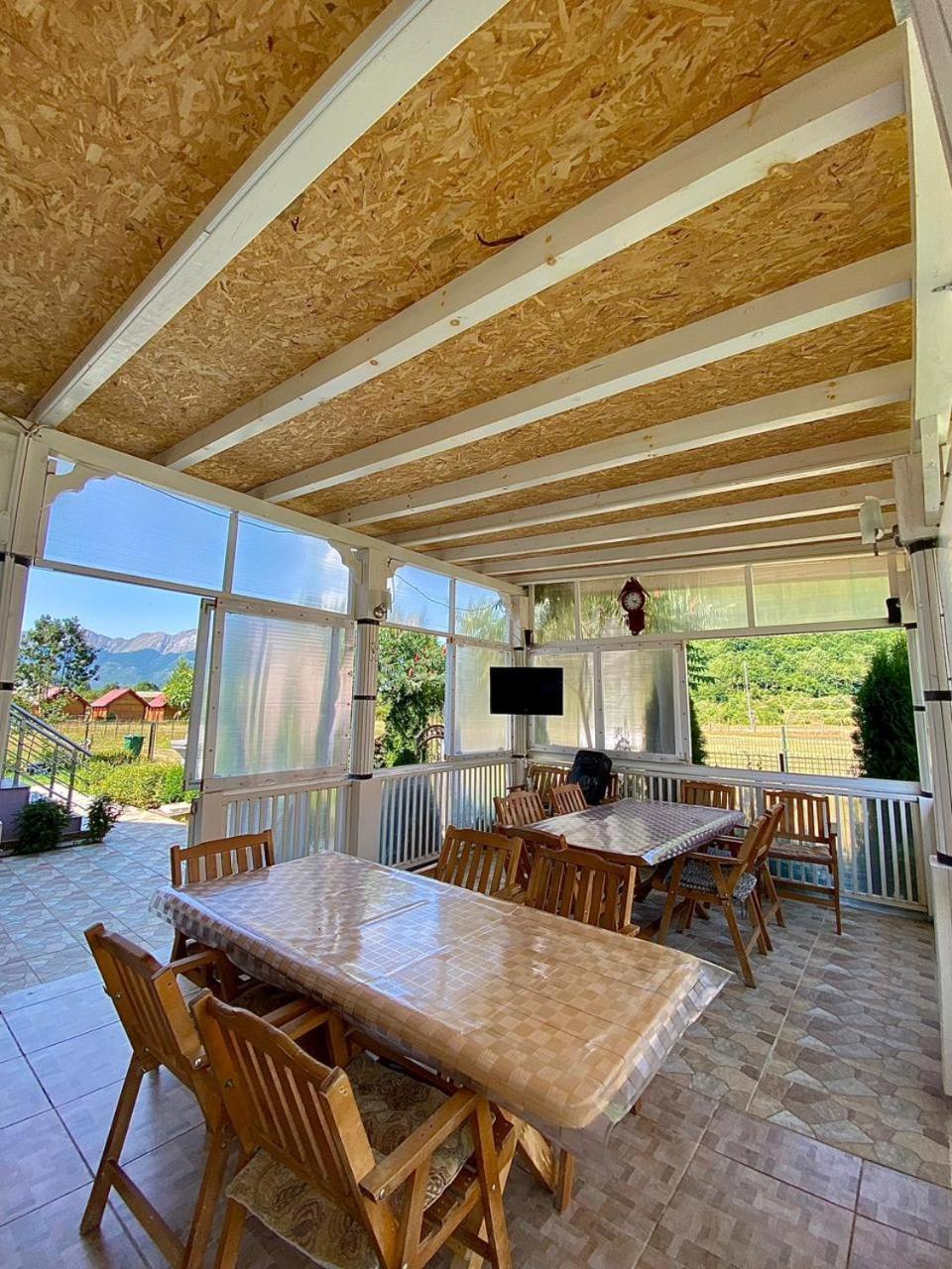 Lola Guest House Vuthaj 外观 照片