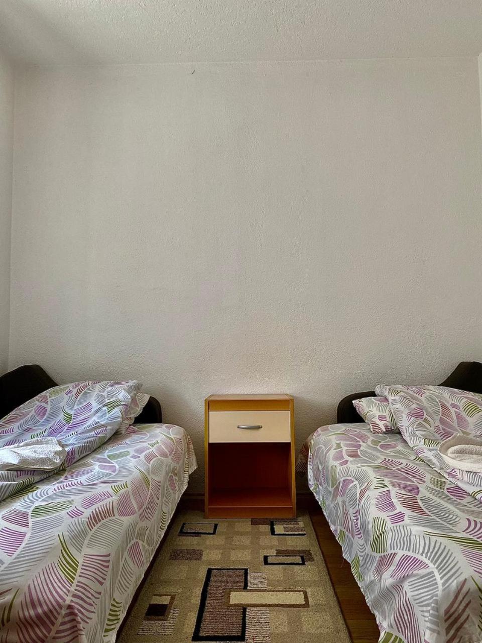 Lola Guest House Vuthaj 外观 照片
