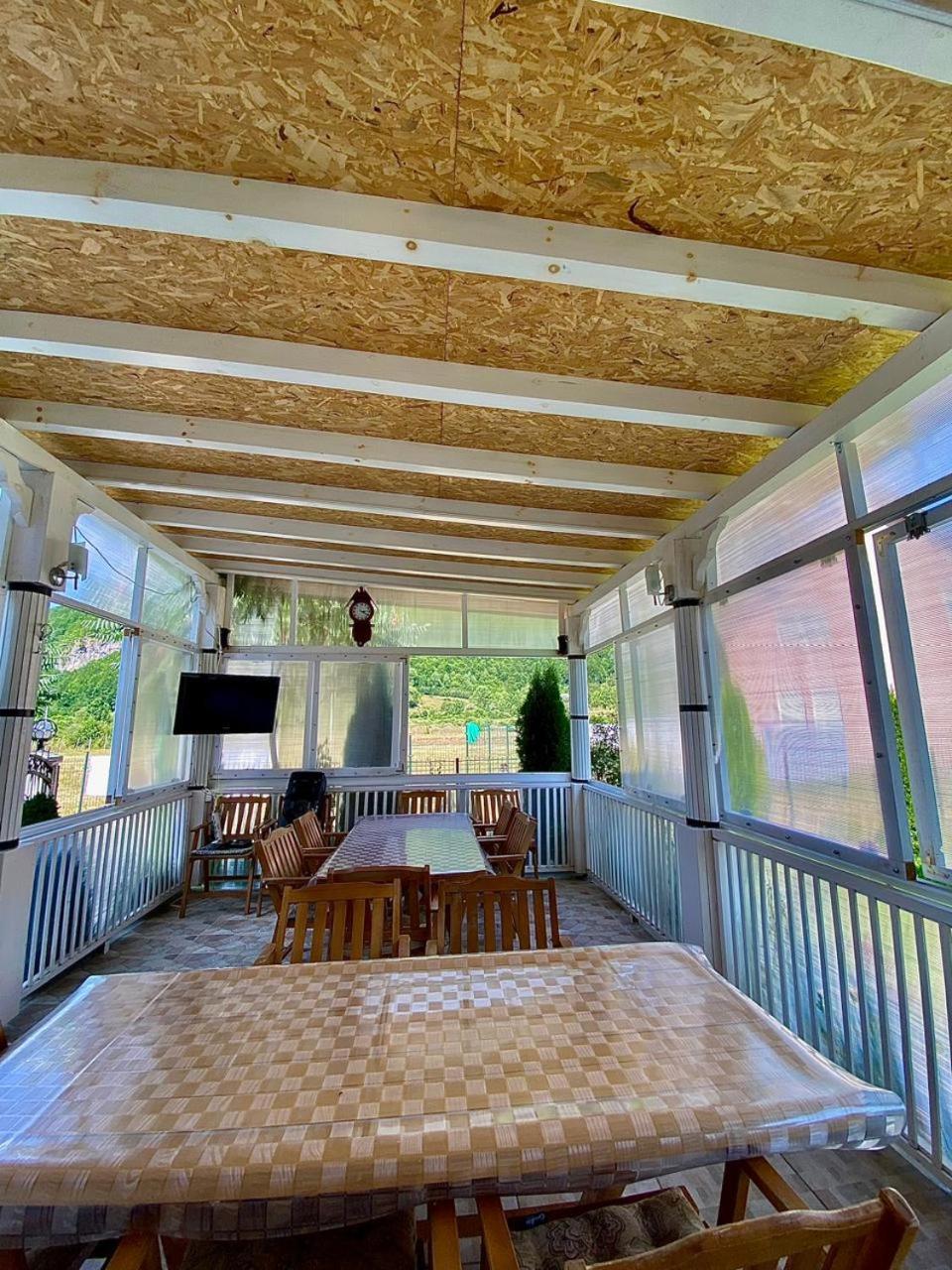 Lola Guest House Vuthaj 外观 照片