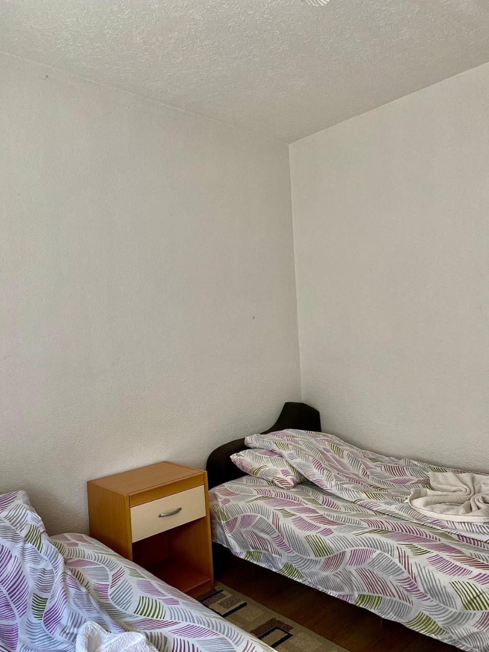 Lola Guest House Vuthaj 外观 照片