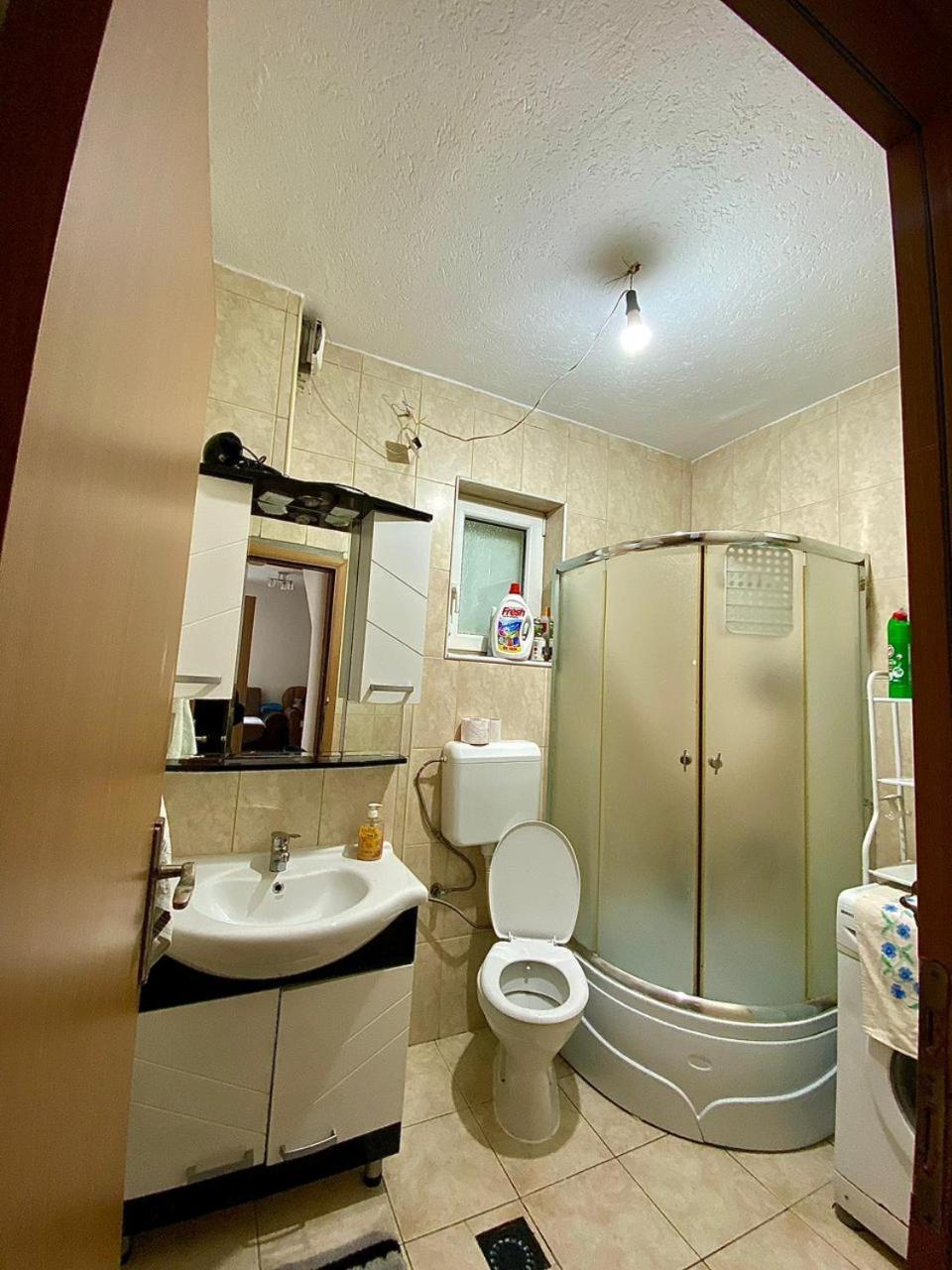 Lola Guest House Vuthaj 外观 照片